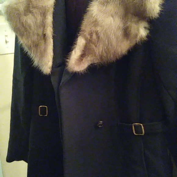 Ladies full length coat - Picture 4 of 16